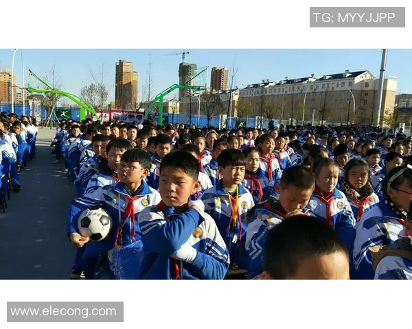 翠竹园小学足球明星校队勇夺冠军展现青春风采与团队精神