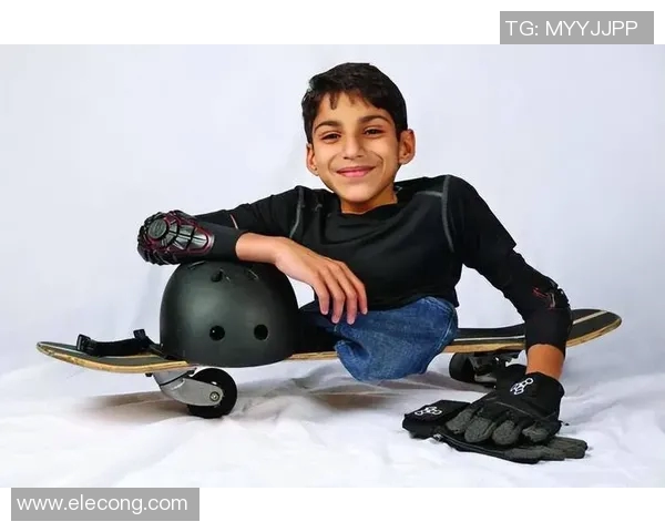 美国退役足球明星多诺的传奇人生与对足球的热爱之旅